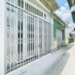 Nhỉnh 1 tỷ có nhà có hộ khẩu tp hcm, nhà 2 tầng sát đường trung mỹ tân xuân,300m ra nguyễn ảnh thủ