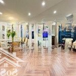 Chính chủ cần bán căn hoa hậu đẹp nhất 90 nguyễn tuân 97m2 3pn2vs giá 8,3 tỷ ban công đông nam