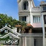 Cho thuê nhà nguyên căn him lam kênh tẻ, quận 7 10x20m, có thang máy, nội thất đầy đủ giá tốt