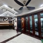 Trung tâm quận - ô tô - thang máy - nội thất cao cấp