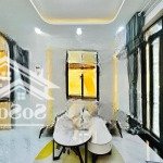 Nhà đẹp, full nội thất ngay trung tâm quận 1, thích hợp cho gia đình nhỏ ở