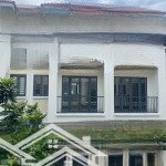 Nhà phố hướng đông senturia nsg. giá 6,8 tỷ. liên hệ: 0975734123