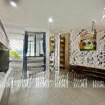 1 phòng ngủ cao cấp 65m2_bancol ngay bờ kè trường sa_nội thất ngoại nhập_decor siêu có gu
