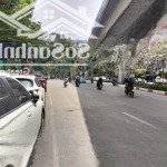 Cần cho thuê nhà 57m2 - 5 tầng tại số 161 hào nam, vị trí trung tâm đống đa
