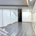 Nhà phố trung phụng - đống đa. dt: 50m2x4t, mt: 4.3m, nguyên căn, thông sàn, có thang máy