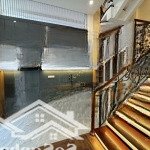 Ngọc lâm viu hồ thơ mộng ,cần bán gấp nhà 6 tầng thang máy, ngõ thông ô tô vào nhà.