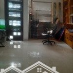 Bán nhà ngay chợ hồ trong quý - 4x16m - 2 tầng