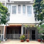 Bán nhà sổ đỏ mt đường nguyễn văn tuôi - tt bến lức, view sông vàm cỏ, đang cho thuê 12tr/tháng