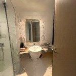 Chính chủ bán ch 3n - 2wc. dt: 150m2. giá: 9tỷ. đc: discovery complex, cầu giấy. nội thất đầy đủ
