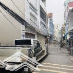 Nhà thuộc khu phân lô quân đội - long biên.
ngõ thông ô tô tránh,vào nhà vị trí đẹp, đắc địa