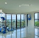 Bán nhanh 3pn 121m2 ban công dài 6m centery giá 8 tỷ 550 bao hết 102%