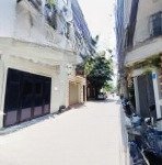 Bán nhà phố lạc long quân - ô tô tránh - 6 tầng máy đẹp long lanh - chỉ 19 tỷ