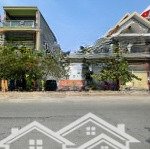 Bán 2 lô đất liền kề mặt tiền đường nhựa thông kinh doanh tốt
giá bán: 3,7 tỷ ngang 5m dt 78m2