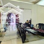 Nhà mặt đường chợ hàng diện tích 148m2 ngang 4.5m có sân vườn cực đẹp
