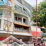 Ngang 9m, mặt tiền tuyến kinh doanh thời trang số 6 nguyễn trãi, quận 1!!!!