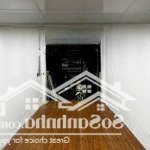 Cho thuê nhà nguyên căn mặt phố ngọc lâm dt 40m2, thông sàn, 3 tầng, giá chốt cứng 12,5tr/th