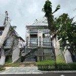 Chào bán biệt thự 250m2 vị trí đẹp- giá tốt nhất dự án - lh 0908 35 5588