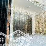 Siêu phẩm trung tâm hoàng mai- 60m x 4 tầng, sân riêng để 10 xe máy, 100m ra ngã 4 trung tâm quận
