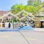 Cho thuê villa mặt tiền đường nguyễn cảnh chân-nguyễn cư trinh , q1 , 1 trệt 1 lầu + sân vườn