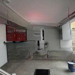 Cho thuê tòa nhà căn góc 2 mặt tiền bàu cát lớn - có pccc - thang máy - 99 triệu