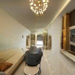 Bán nhà đẹp thang máy, phạm hữu lầu, 14 tỷ, 90 m2, giá ưu đãi, view đẹp