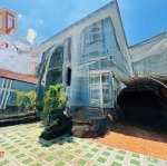 Bán biệt thự đẹp, nội thất gỗ cao cấp, dt 10m x 26m, gần biên hoà, giá chỉ 11 tỷ