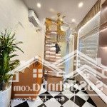 Trung tâm quận hoàng mai-mặt phố - kinh doanh bất chấp - nội thất đẹp-44m2 -nhỉnh 12 tỷ.
