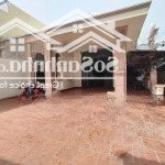 Cho thuê nhà lô góc ngay kha vạn cân, linh đông 13x23. đường xe tải tận nơi. dtsd: 300m2