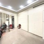 Cho thuê mặt bằng mặt tiền phạm thế hiển, phường 6
