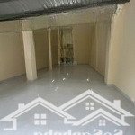 Nhà cấp 4 rộng hẻm xe tải phù hợp làm kho xưởng hoặc để ở, cty gần chợ hiệp bình