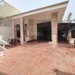 Cho thuê nhà riêng, căn góc cực rộng 300m2, mặt tiền đường tải lớn. ngay cạnh phạm văn đồng.