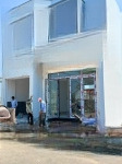 Bán nhà mới xây 1 trệt, 1 lầu. 3pn, 2 wc. mặt tiền đường nhựa 8m. dọn vào ở ngay