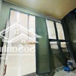 Cho thuê nhà riêng đối diện vạn phúc. 1 trệt 1 lửng 5x12m 2pn 2wc full nội thất hẻm oto đường số 4