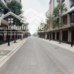Sốc! biệt thự biển beach villas giá chỉ 126 triệu/m2 - cạnh biển hồ, cận tổ hợp mega grand world