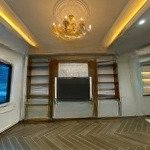 Quá hiếm, bán nhà gần tiểu học dịch vọng b- 38m2 x 6t thang máy, ô tô đỗ gần nhỉnh 8 tỷ