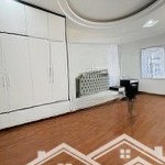 Phố vĩnh hưng - nhà đẹp ở luôn - sân để xe sạch sẽ - gần phố, gần ô tô