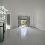 Cho thuê tầng 3 đường nguyễn thị nhung, dt 7x20m, full máy lạnh, thang máy, giá chỉ 10 triệu/tháng