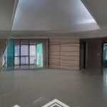 Cho thuê căn hộ cantavil, không nội thất, 3pn, 150m2, đặc biệt 3 ban công rộng vói giá chỉ 20 triệu