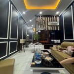 Cho thuê nhà 4ngủ ngọc thuỵ 15tr- ô tô đỗ cửa, vị trí đẹp gần chợ, trường học các cấp.