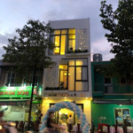 Bán nhà mặt tiền sát tttm vạn hạnh mall quận 10 - (4,5x20m) - 3 tầng - hđt: 150tr/th - giá: 35 tỷ