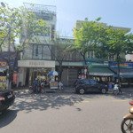 Nhà 3 tầng mặt tiền núi thành 143m2, giá 18,3 tỷ