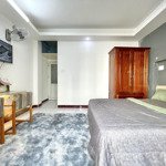 Căn hộ 2pn ban công, tách bếp ngay trung tâm thành phố