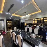 Có 102! la thành,ngõ thông,2 thoáng,ô tô đỗ cửa,cách phố 30m,kinh doanh,mặt tiền rộng,ở ngay 39m 5t