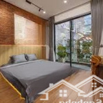 Bán biệt thự biển mỹ khê -mt đ.7m5 lề 3m dt 205m2 vuông vức-thông bãi tắm- dthu-120 triệu/th