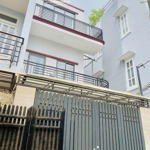 Nhà 3 tầng ngay nhà ga t3 chỉ nhỉnh 100tr/m. xe hơi nhỏ vào nhà