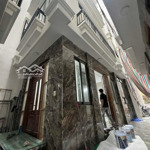 Nhà 5 tầng xây mới - 33m2 - trung hòa - thoáng sáng - ở ngay