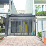 Nhà cấp 4 trống suốt cho thuê kho, văn phòng - giá 17 triệu