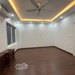 Cho thuê nhà mới xây ngõ 75 vạn phúc, hd 60m, 5 tầng làm vp, kho, kdol, ở giá 15tr