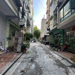 Tôi cần bán căn nhà phân lô phố trần quốc hoàn/ cầu giấy