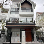 Bán bt hoa lan 250m2 đất vuông vắn, đã hoàn thiện, view thẳng almaz, sau nhà sông rộng, giá 70 tỷ